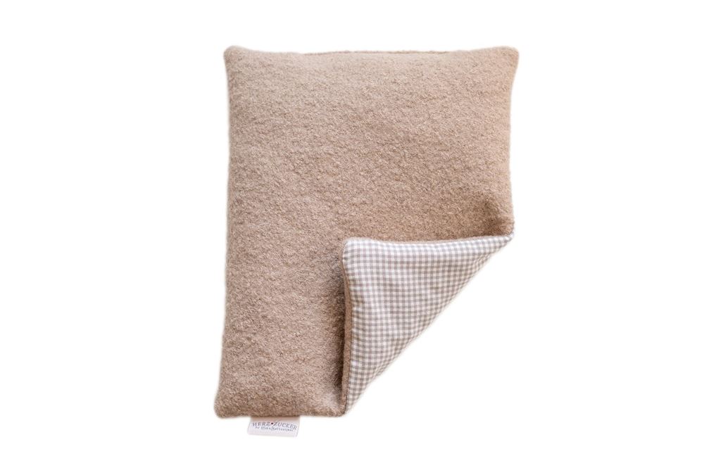 Image of Herzzucker Kirschkernkissen 26x21cm Karo/Wollwalk beige