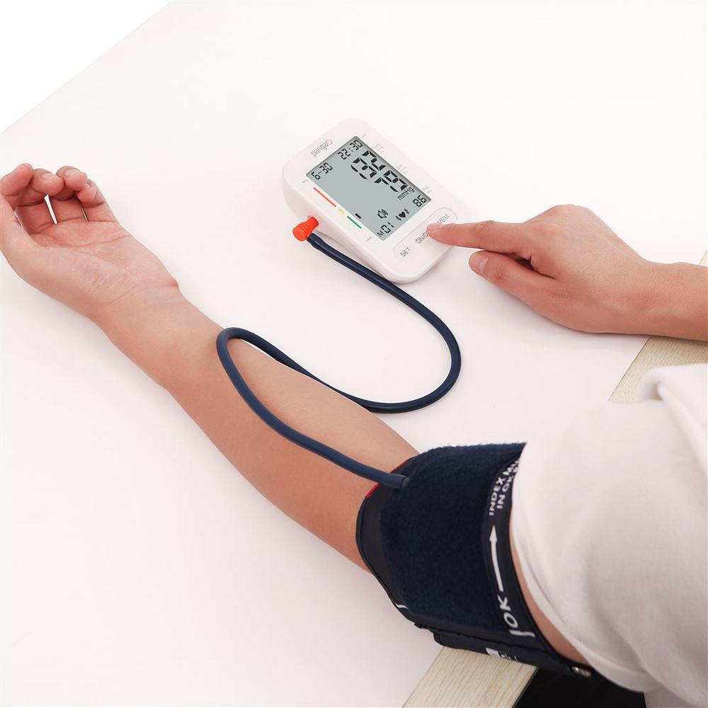 Pangao Blutdruckmessgerät Oberarm Pg-800B18
