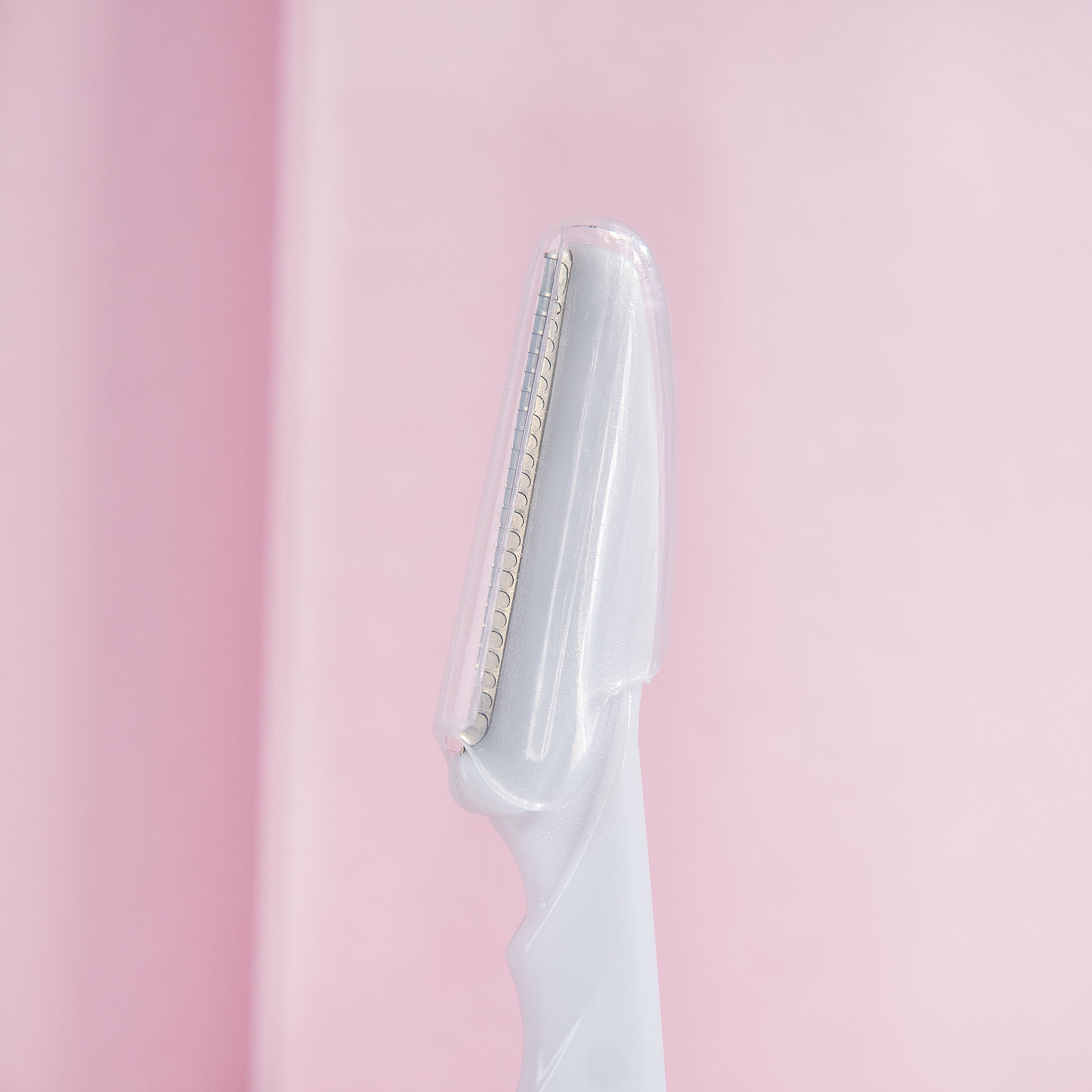 BRUSHWORKS angled dermaplaners, image 3 sur 5