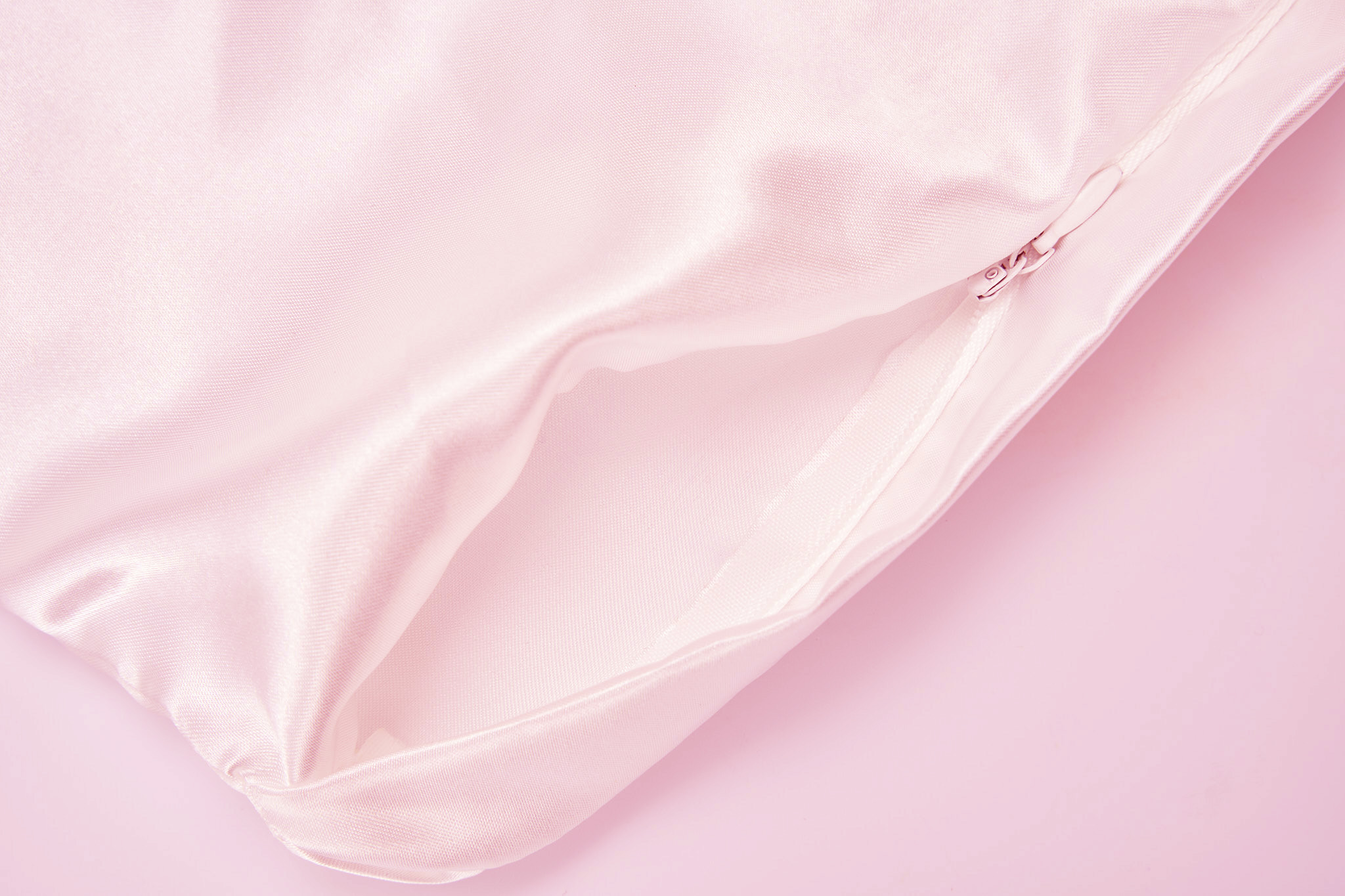 BRUSHWORKS Luxe Satin Pillowcase, Bild 5 von 5