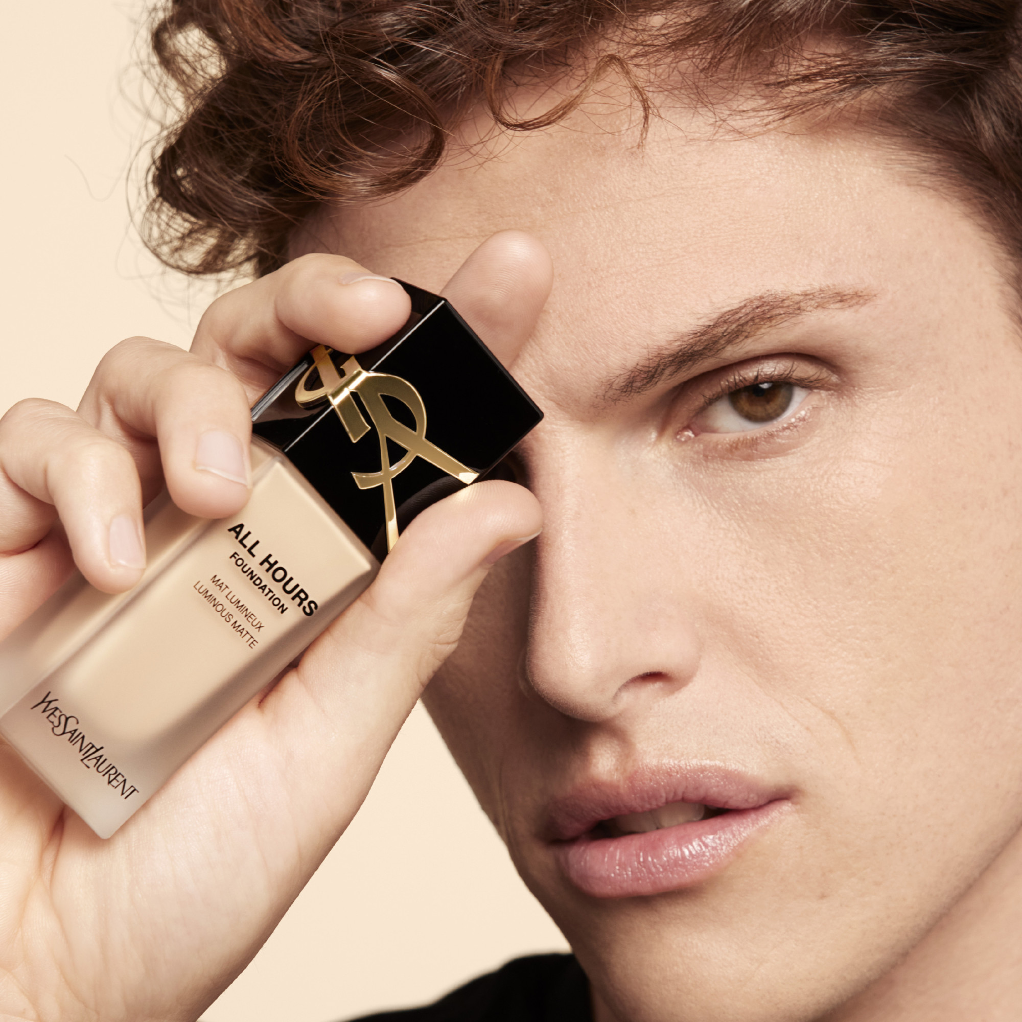 YVES SAINT LAURENT All Hours Foundation, image 3 sur 5